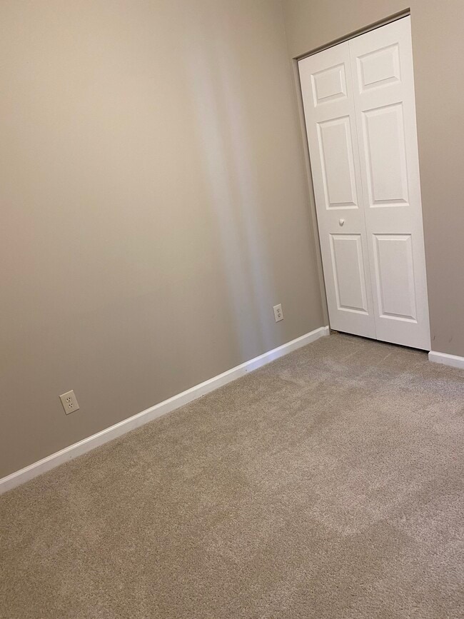 Building Photo - 4212 Sweetwater Blvd