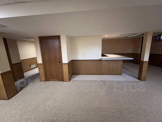Building Photo - 3204 Chateau Ct