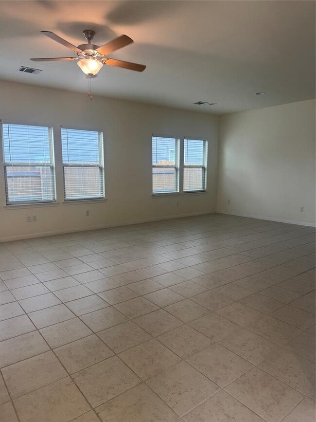 Building Photo - 209 Driftwood Ln
