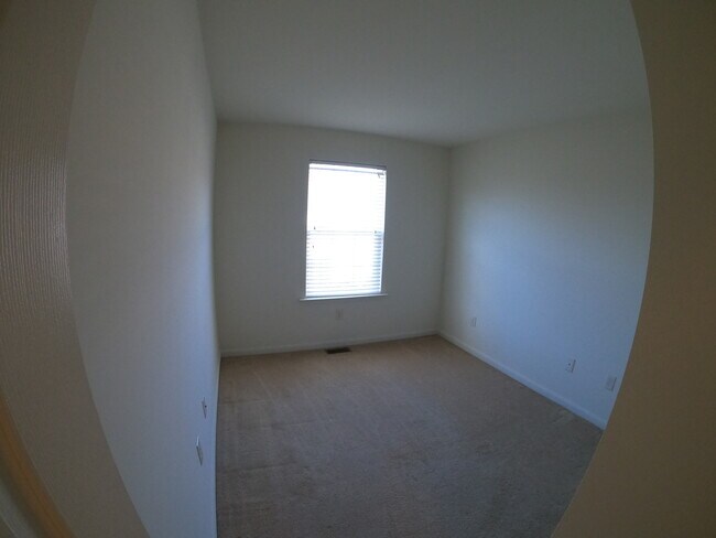 Building Photo - 2121 Quail Hollow Dr