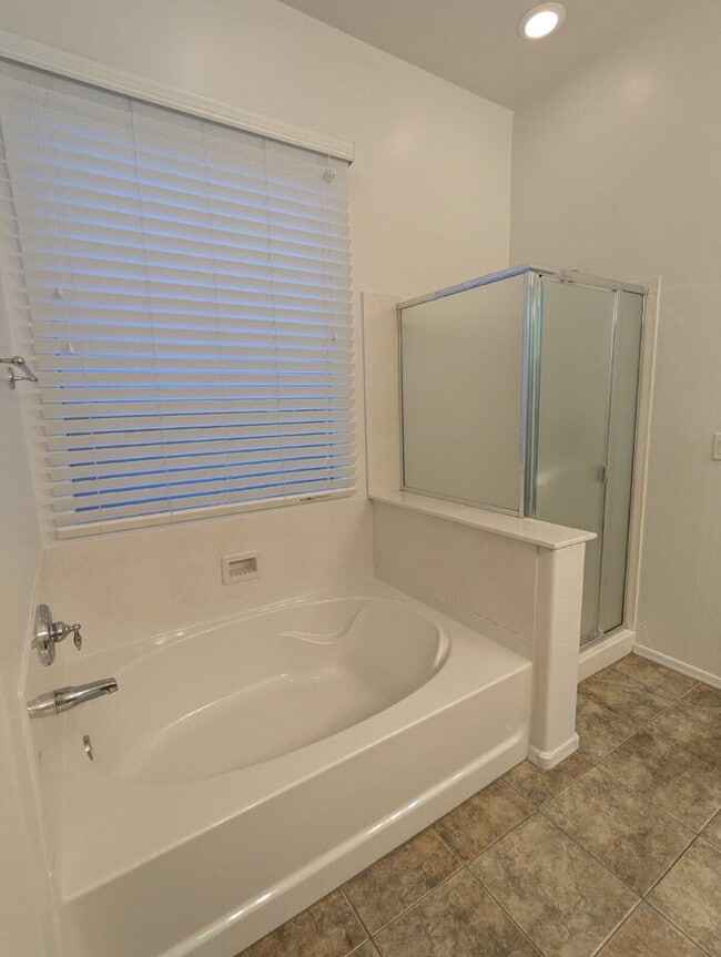 Building Photo - Rancho Sahuarita with Pool/Spa with Lake v...