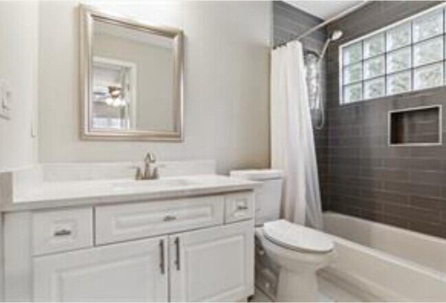 Building Photo - 590 Sweet Stream Trace