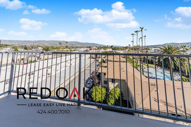 Building Photo - 5320 Cartwright Ave