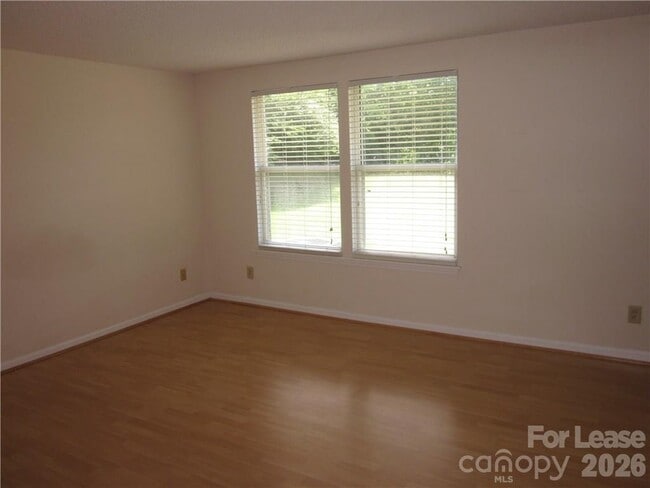 Building Photo - 11411 Misty Valley Ct