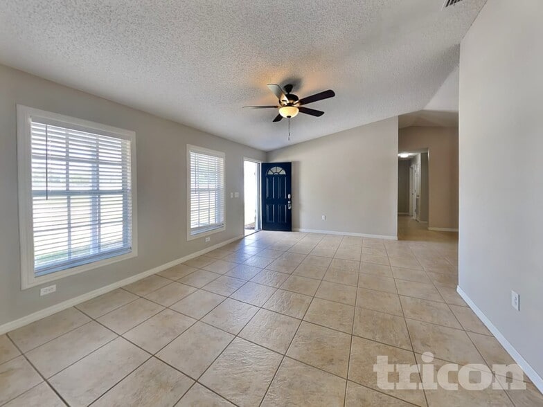 Building Photo - 7029 Symmes Rd