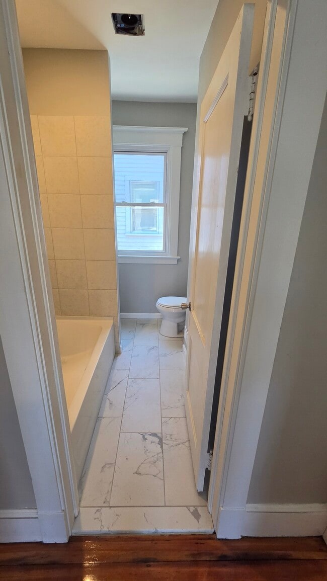 Building Photo - 26 Whittlesey Ave