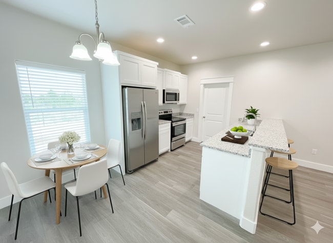 Building Photo - Adorable home in a quiet neighborhood