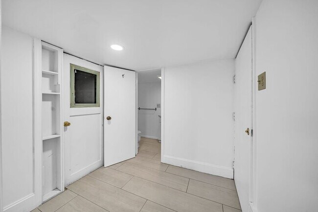 Building Photo - 3421 Haven St