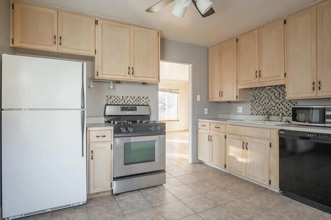 Building Photo - Charming Platt Park Home!