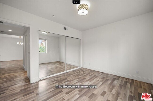 Building Photo - 147 N Berendo St