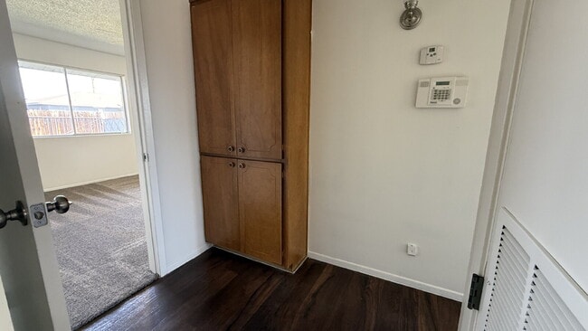 Building Photo - "Charming 2-Bed, 2-Bath Oasis in Phoenix -...