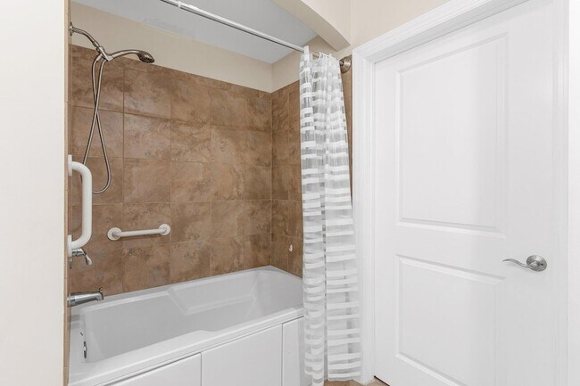 Building Photo - 1660 Renaissance Commons Blvd