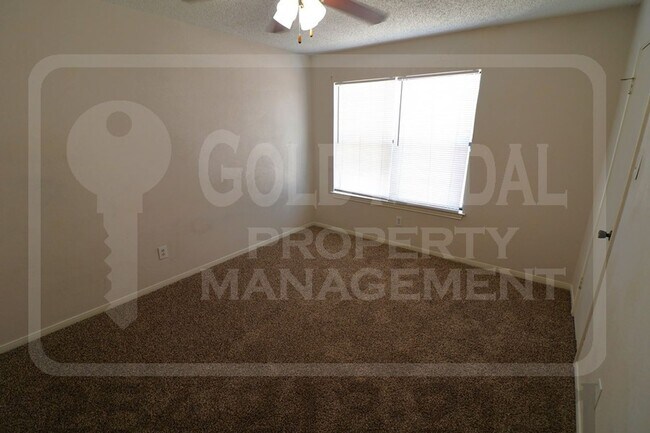 Building Photo - 503 Longhorn Cir