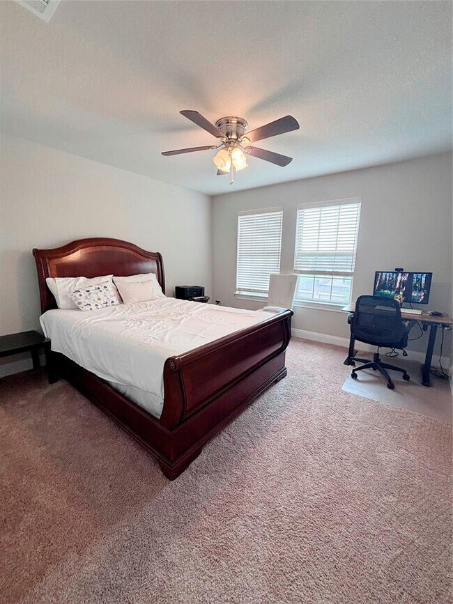Building Photo - 5408 La Canada Wy