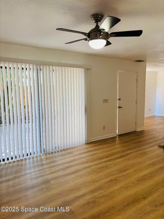 Building Photo - 3915 Vista Oaks Cir NE