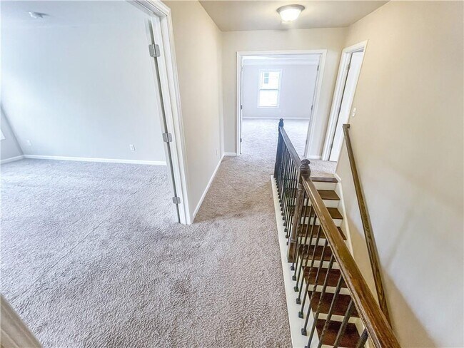 Building Photo - 5840 Zelkova Dr