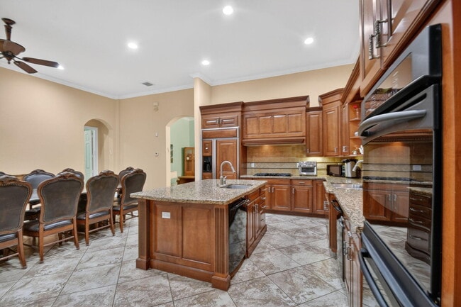 Building Photo - 10247 Isle Wynd Ct