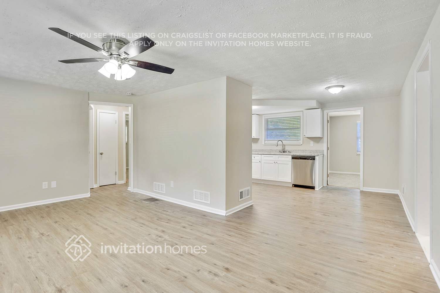 Building Photo - 6265 Lakeview Dr