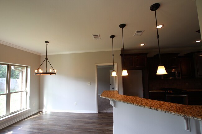 Building Photo - Coming Soon! Luxurious 3 Bed 2.5 Bath Rent...