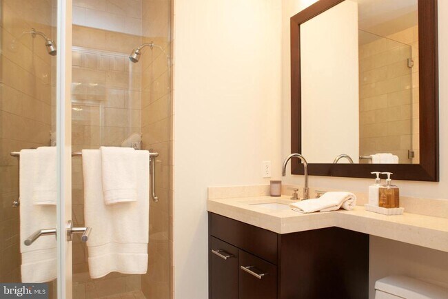 Building Photo - 1414 S Penn Square