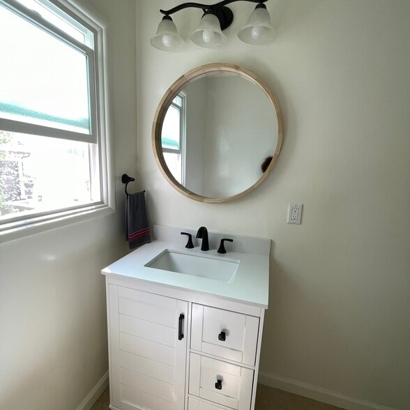 bath vanity - 2122 Montana Ave