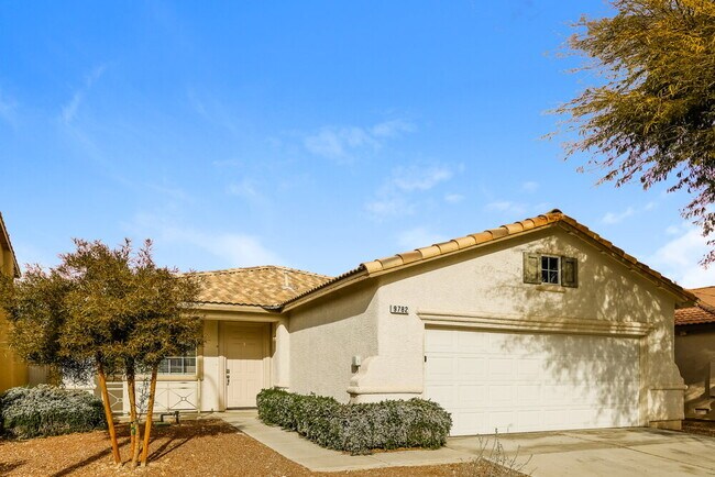 Building Photo - 9782 Vista Crest Ave