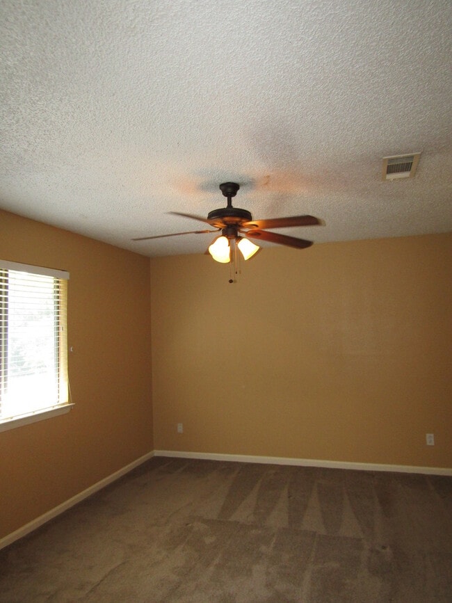 Building Photo - 7001 Winedale Dr