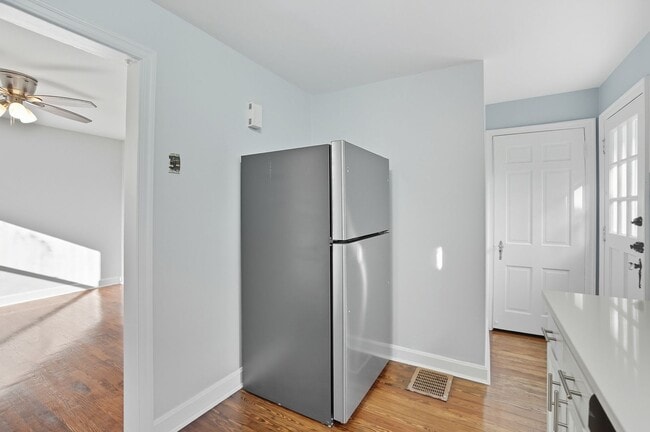Building Photo - 3 Bedroom, 1.5 Bathroom Home in Cincinnati!