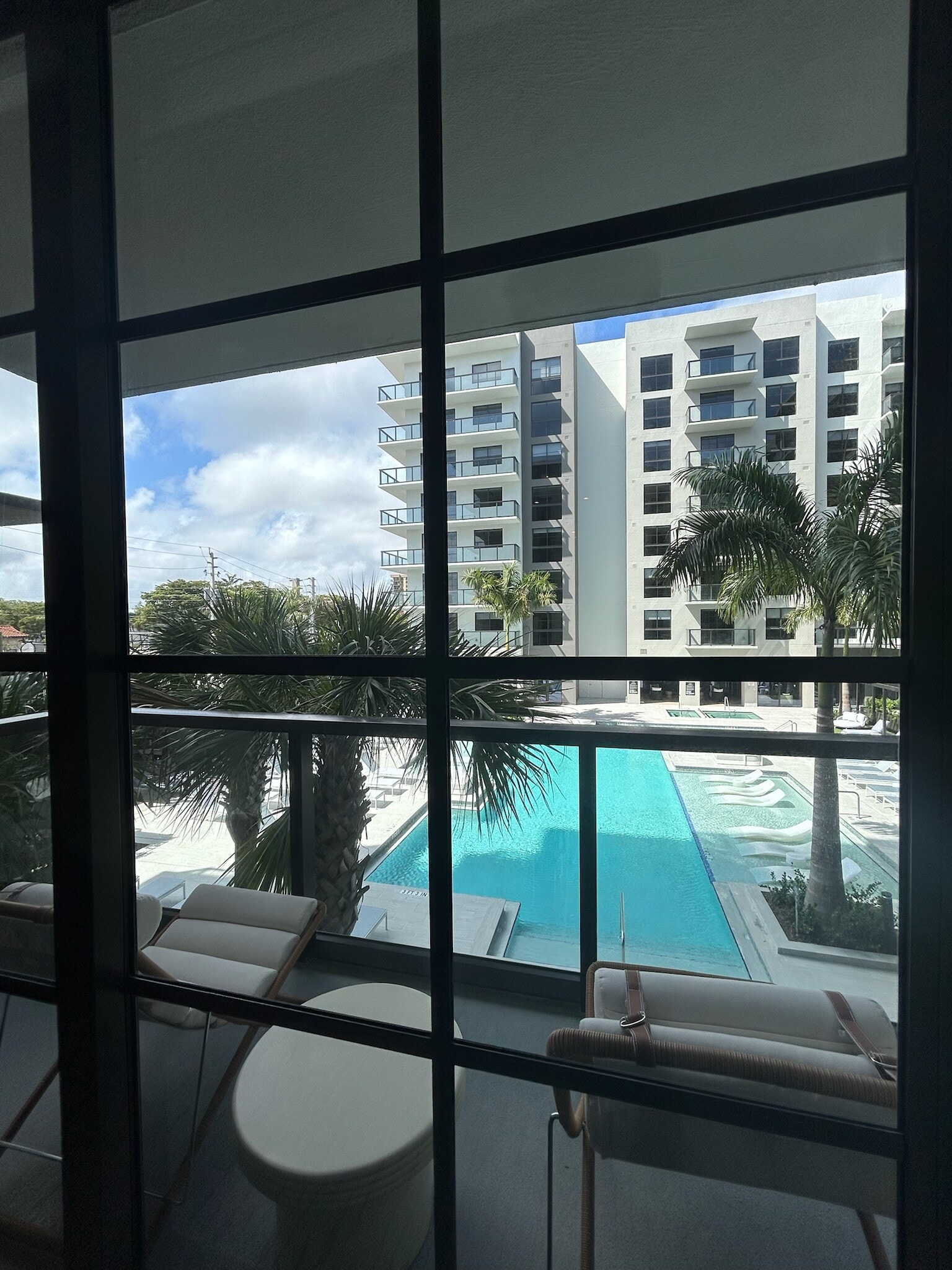 Building Photo - 1625 NE 124th St