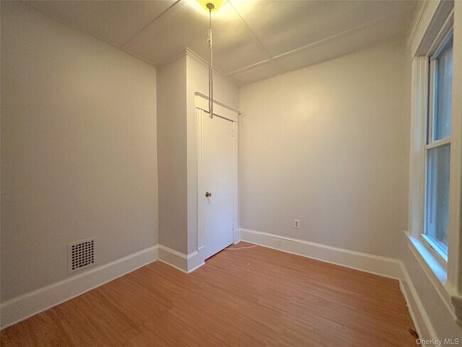 Building Photo - 85 N Hamilton St