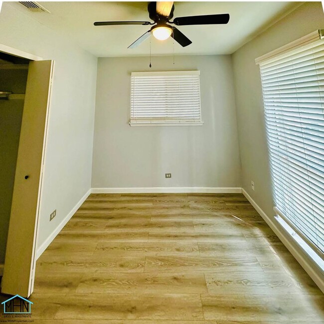 Building Photo - Welcome to Your Dream Home in Thunderbird ...