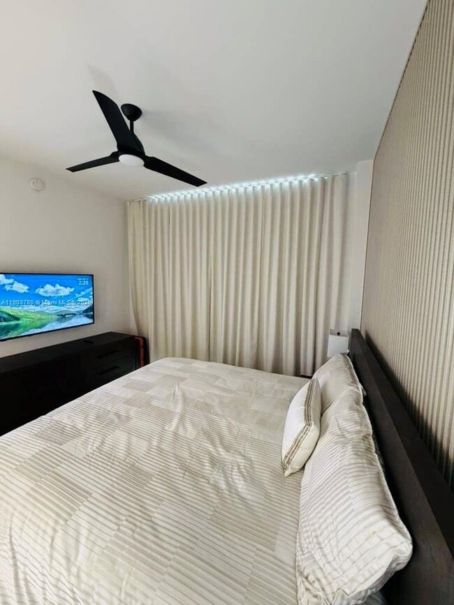 Building Photo - 159 NE 6th St