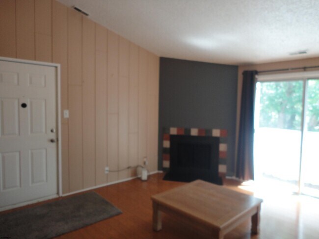 Building Photo - 176 Meadow Ridge Rd