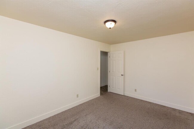 Building Photo - 2999 Fort Garland Dr