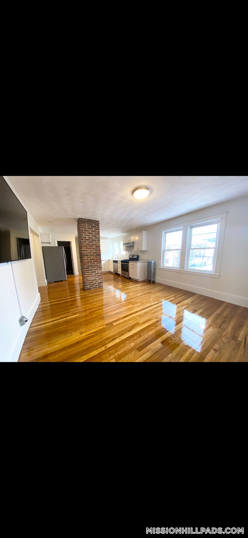 Building Photo - 183 Hillside St