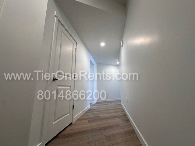 Building Photo - Move-in special:  First month's rent free!