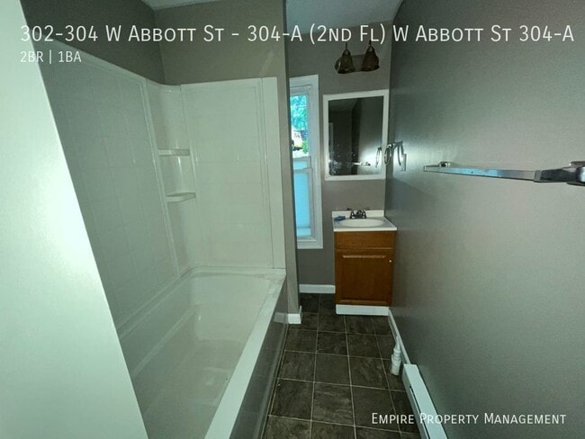Building Photo - 302-304 W Abbott St-304-A (2nd Fl) W Abbot...