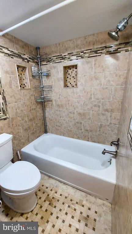 Building Photo - 8709 Ravenglass Way