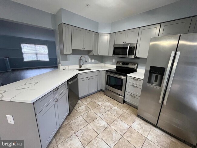 Building Photo - 2212 Historic Dr