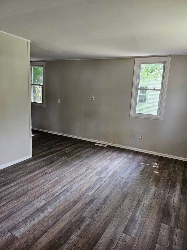 Building Photo - 1609 Rheinhardt Ave