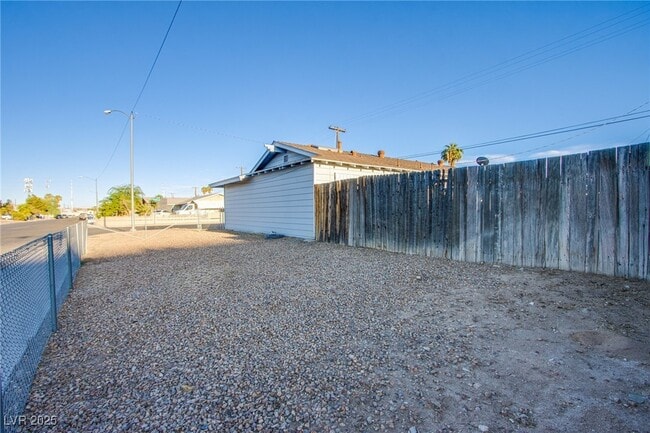 Building Photo - 4153 Crater St