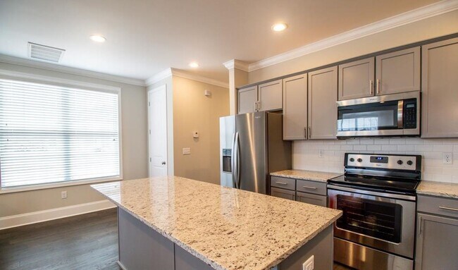Building Photo - 3BD/3BA FOR RENT IN THE RESERVE