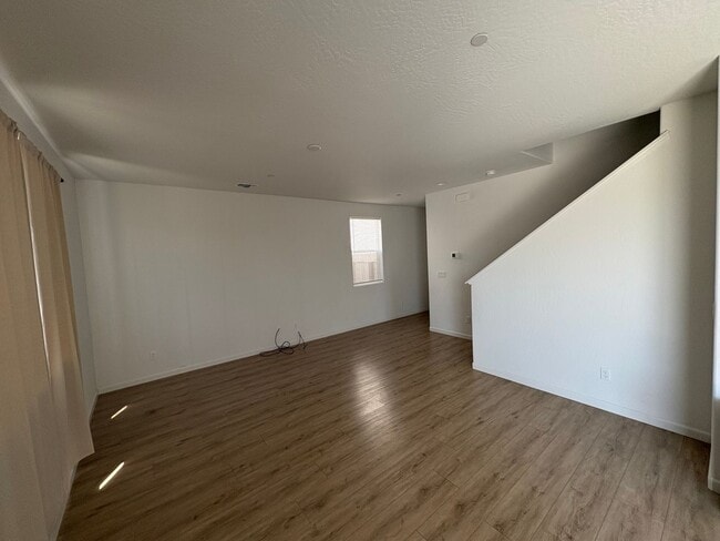 Building Photo - Two story home in NW Visalia coming soon!!