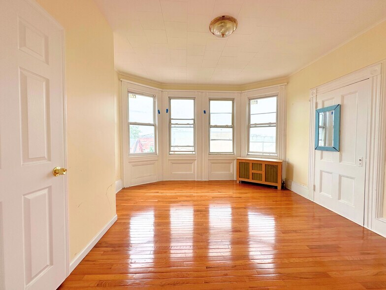 Bedroom 3 - Primary - 182-184 Knickerbocker Ave