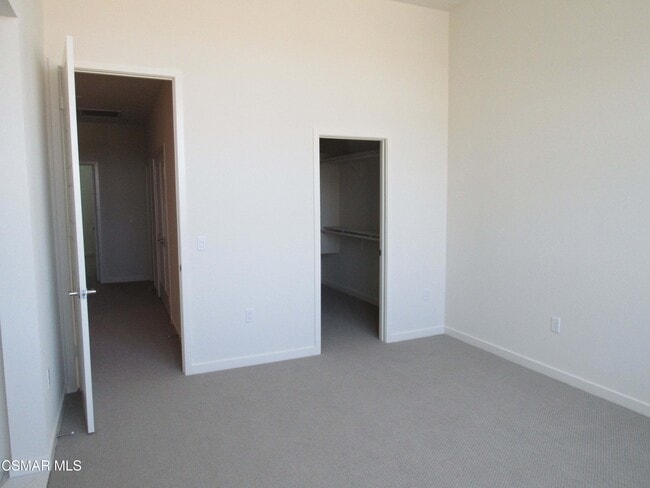 Building Photo - 527 Winchester Dr