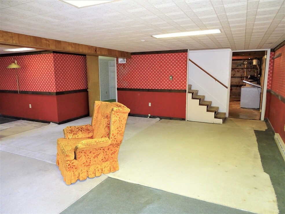 Building Photo - 1357 E Oregon Rd