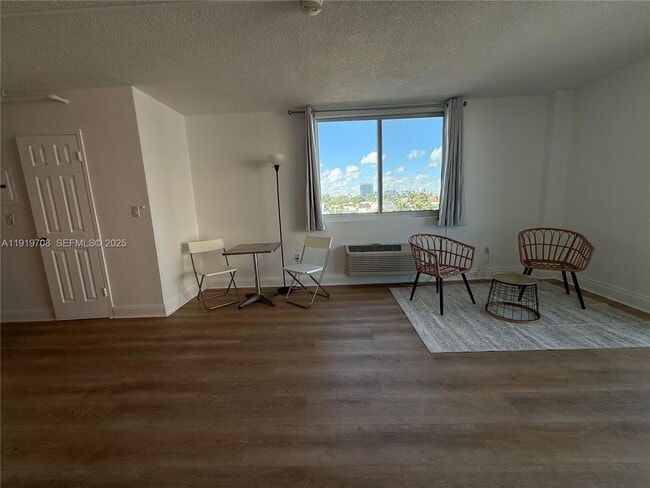 Building Photo - 1255 Collins Ave