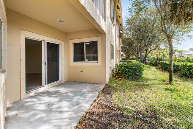 Building Photo - 8460-8466