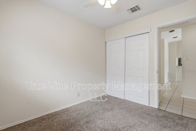 Building Photo - 7911 Corona Ridge