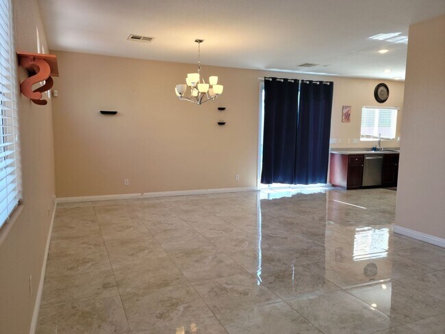 Building Photo - Downtown Summerlin Beauty